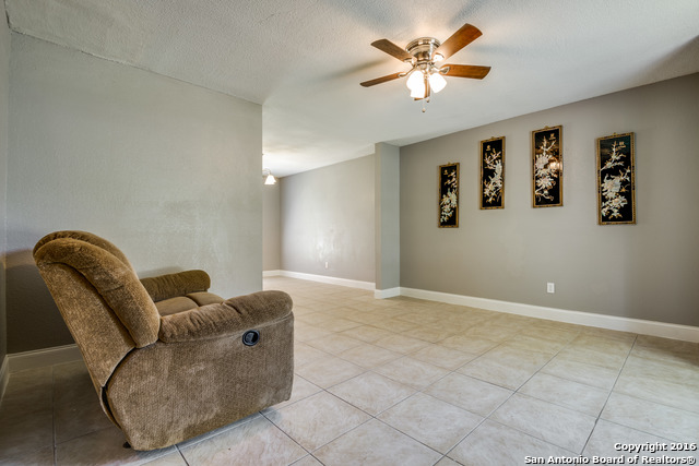 4922 Castle Hill Dr