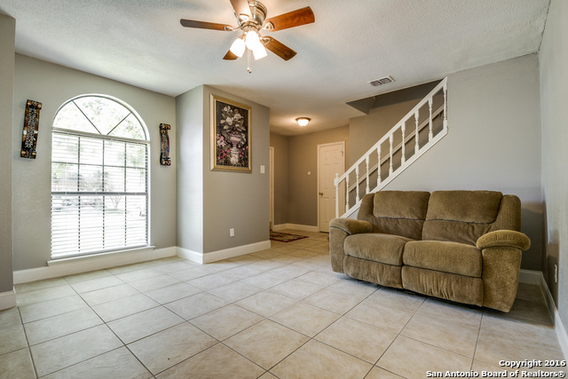 4922 Castle Hill Dr