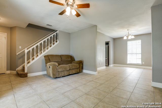 4922 Castle Hill Dr