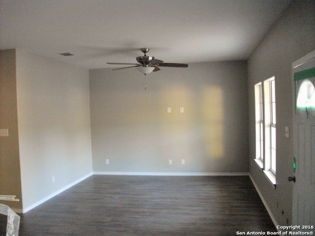 106 W Outer Dr
