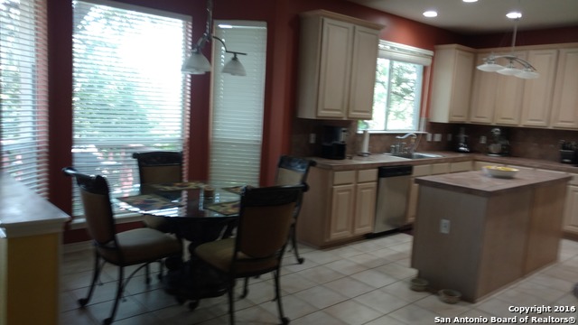 For Sale: 13614 Hercules Ln Universal City, TX 78148