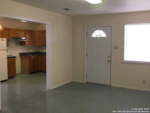 3235 W Woodlawn Ave
