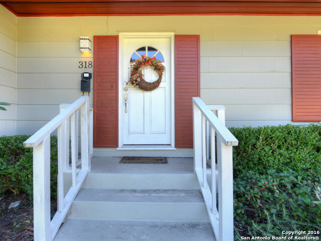 318 Brees Blvd