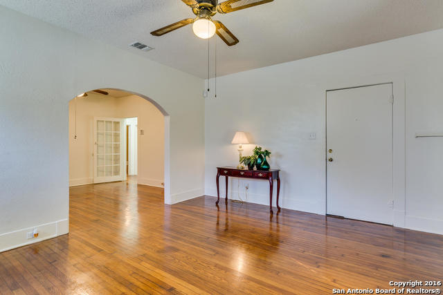 1103 Hammond Ave