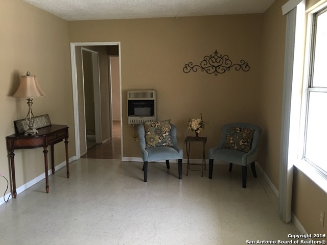251 E Ravenhill Dr San Antonio, TX 78214