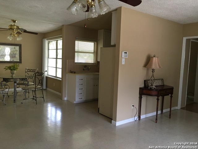 251 E Ravenhill Dr San Antonio, TX 78214