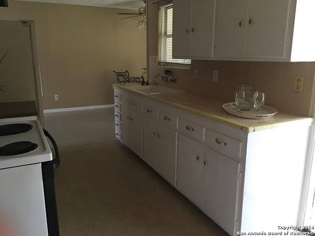 251 E Ravenhill Dr San Antonio, TX 78214