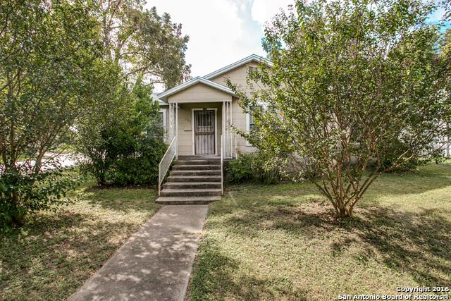 2704 W Mistletoe Ave