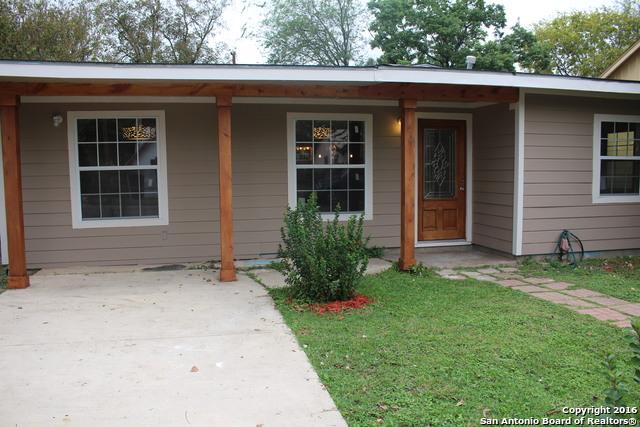 2704 W Mistletoe Ave