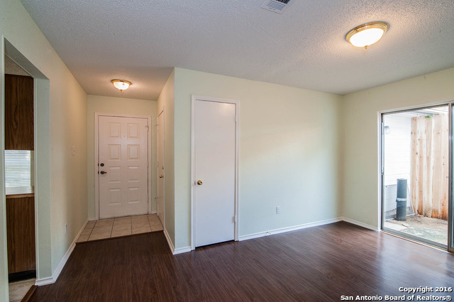 For Sale: 6410 Gray Rdg San Antonio, TX 78233