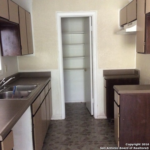 7315 Glen Brook Dr
