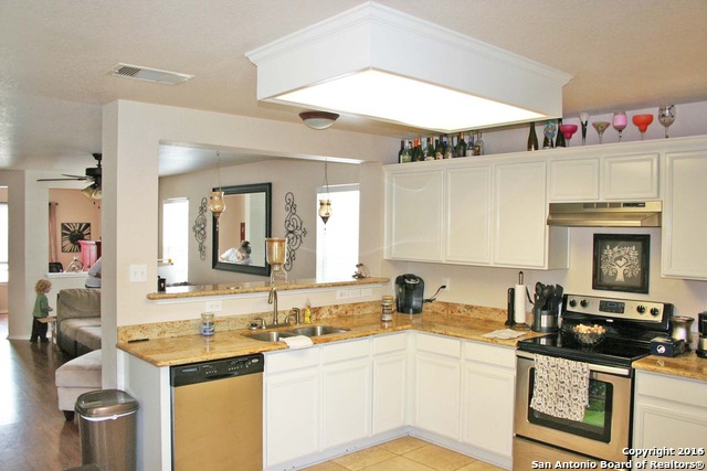 7523 Cedar Farm San Antonio, TX 78239