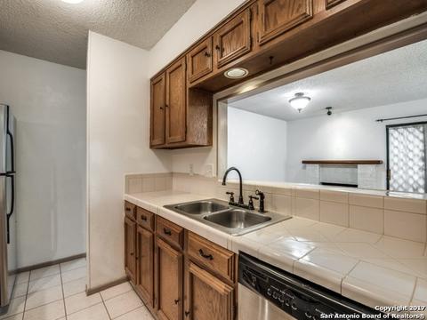 8569 Echo Creek Ln