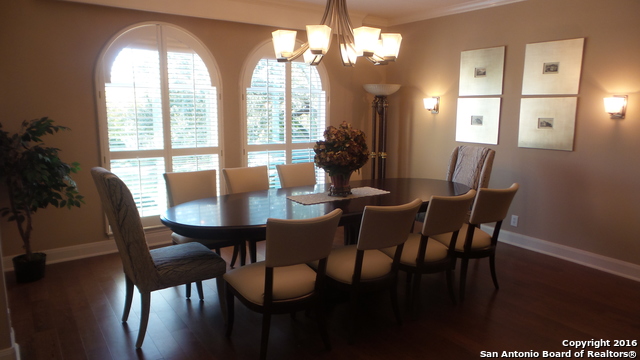 11 Eton Green Cir