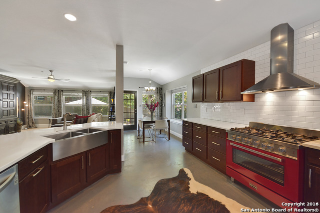 1106 Knights Cross Dr San Antonio, TX 78258