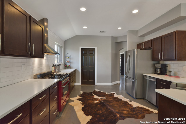 1106 Knights Cross Dr San Antonio, TX 78258