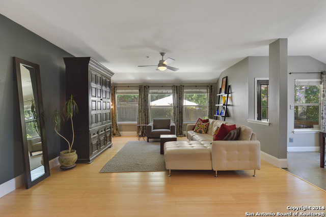 1106 Knights Cross Dr San Antonio, TX 78258