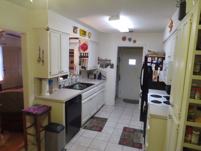 714 W Iris Ave