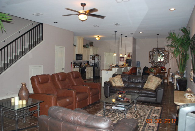 1600 Thunderbird Ave