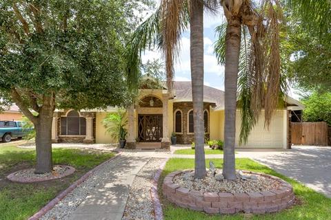 4202 Crisantema St