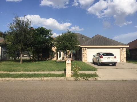 4202 Crisantema St