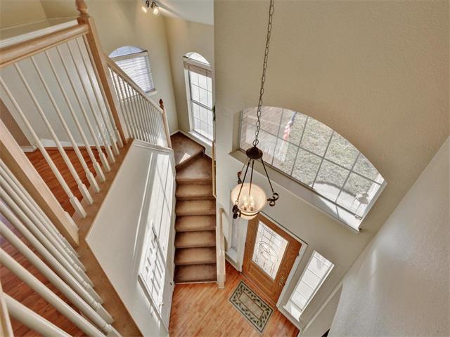 929 Woodridge Ln