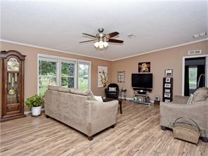For Sale: 1403 Lower Elgin Rd Elgin, TX 78621