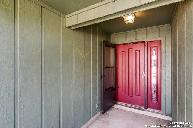 612 Ridgemont Ln