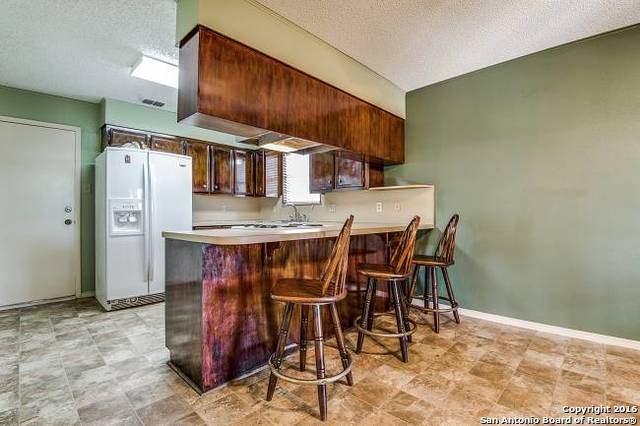 612 Ridgemont Ln