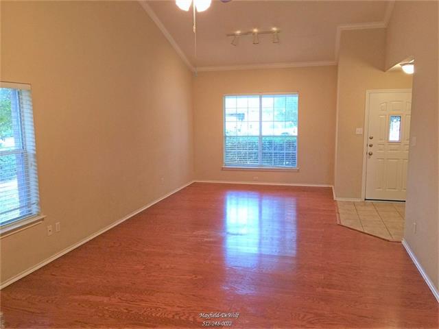 303 Glen Valley Ln