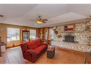 65 Catfish Ln