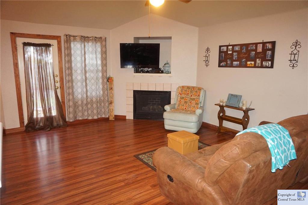 218 Sunshadow Dr