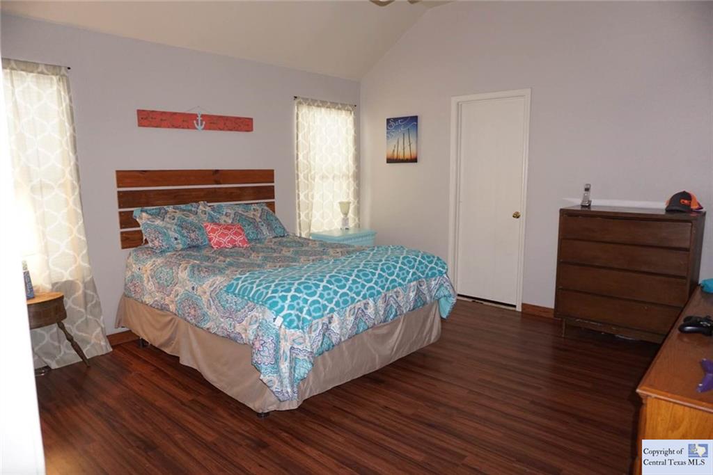 218 Sunshadow Dr