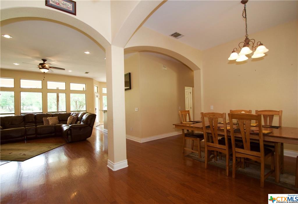 921 Willow Crk