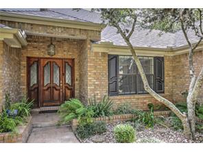 2703 Great Oaks Dr