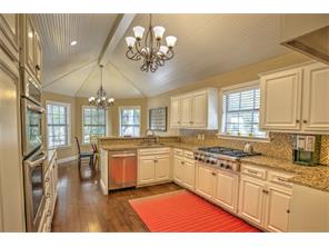 2703 Great Oaks Dr