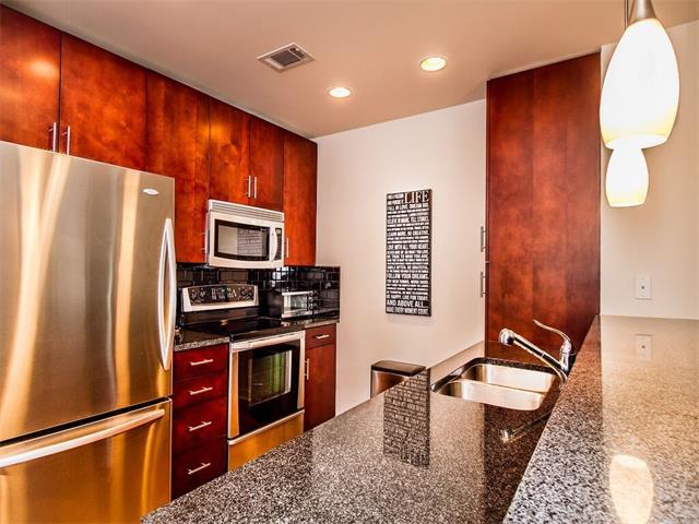 800 Brazos St #804