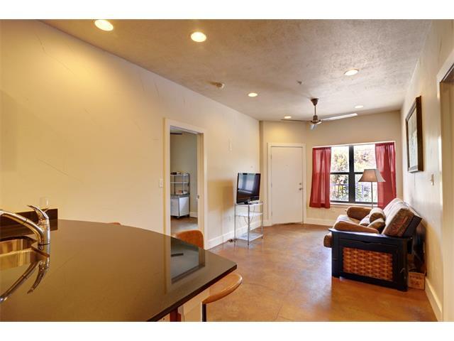 301 E 34th St #102
