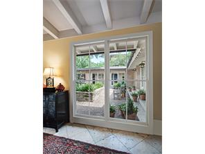 3901 Balcones Dr