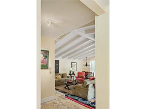 3901 Balcones Dr