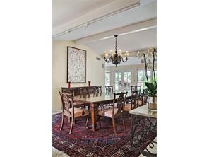 3901 Balcones Dr