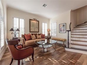 4107 Belmont Park Dr