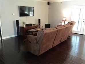 For Sale: 1811 Pompton Dr Austin, TX 78757