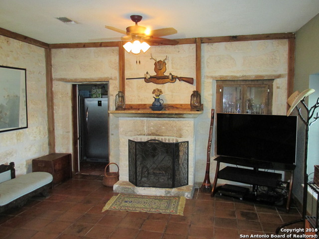 For Sale: 152 County Road 422 Hondo, TX 78861