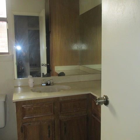 825 Alameda Rd