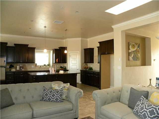1813 Old Paint Dr