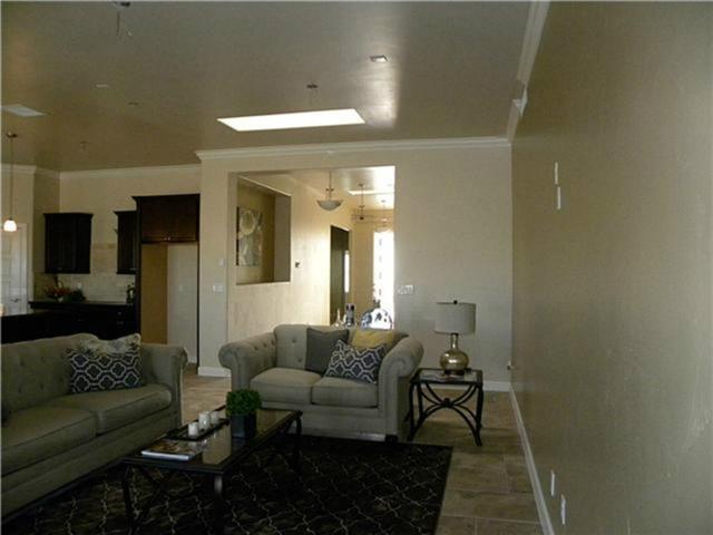 1813 Old Paint Dr