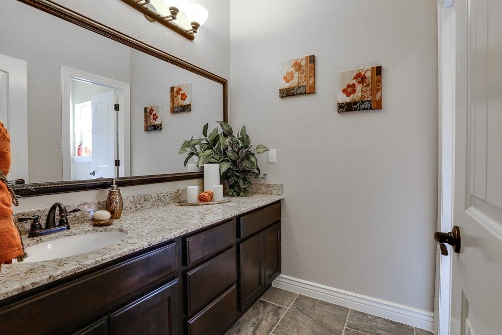 713 Colonial Bluff Dr