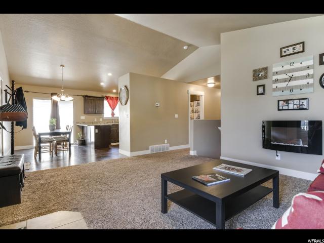 1703 Shadow Dr E Eagle Mountain, UT 84005