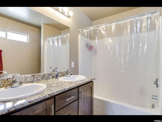 1703 Shadow Dr E Eagle Mountain, UT 84005